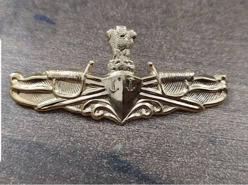 Indian Navy Badge - Design 58 - Polished Gold finish, Defence by Metal Badges